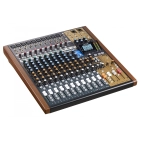 16-канальний багатодоріжковий рекордер Tascam Model-16