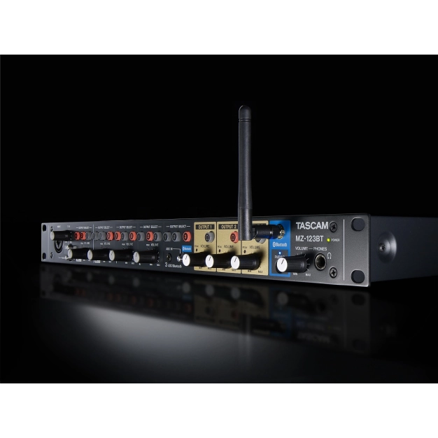 Компактний багатозонний аудіо мікшер із Bluetooth MZ-123BT Тascam