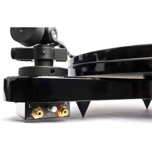 Вініловий програвач Pro-Ject RPM 1 Carbon 2M-Red Piano Вініловий програвач Pro-Ject RPM 1 Carbon 2M-Red Piano