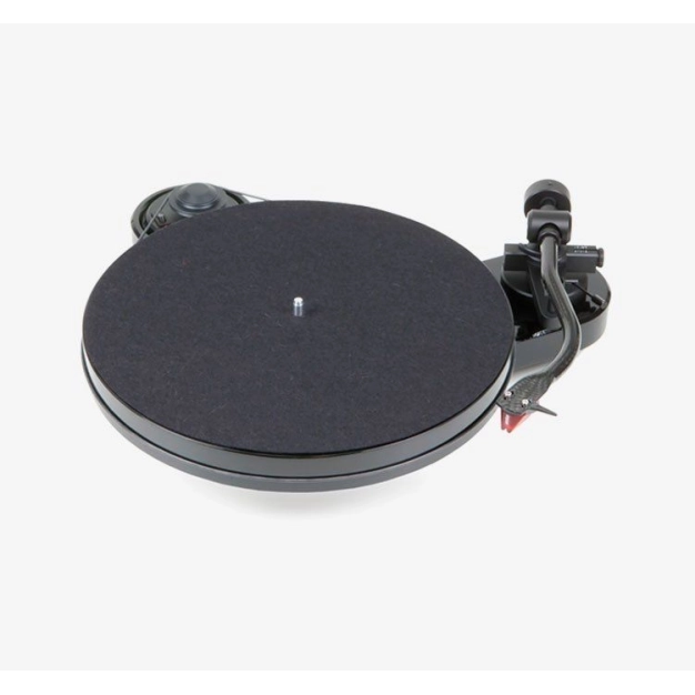 Виниловый проигрыватель Pro-Ject RPM 1 Carbon 2M-Red Piano