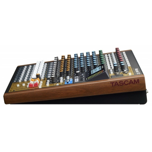 Мікшерний пульт TascamMODEL 12 Мікшерний пульт TascamMODEL 12