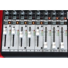 Мікшерний пульт Behringer XENYXUFX1204