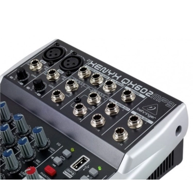 Мікшерний пульт Behringer XENYX QX602MP3