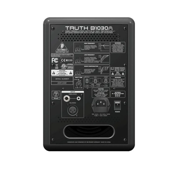 Студійний монітор Behringer B1030A