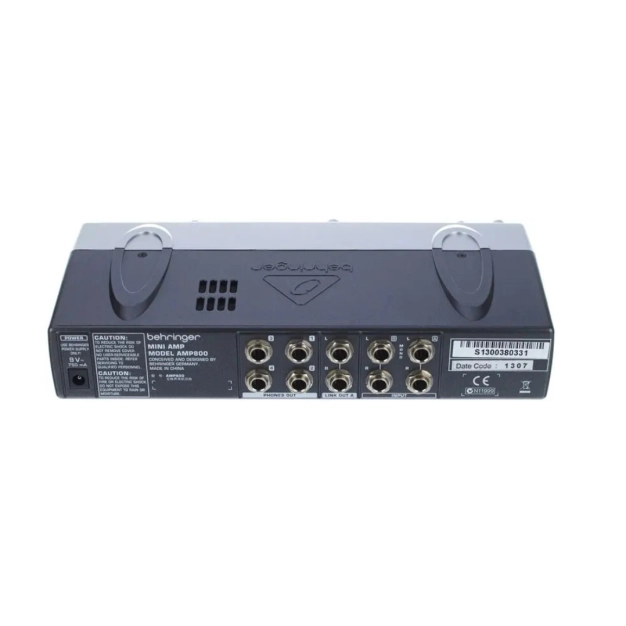 Підсилювач для навушників Behringer AMP800