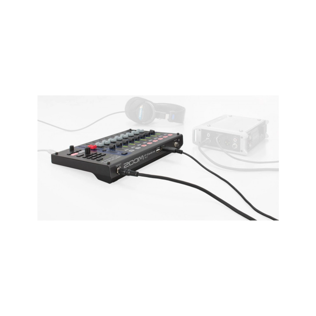 Мікшерна консоль Zoom FRC-8 Мікшерна консоль Zoom FRC-8