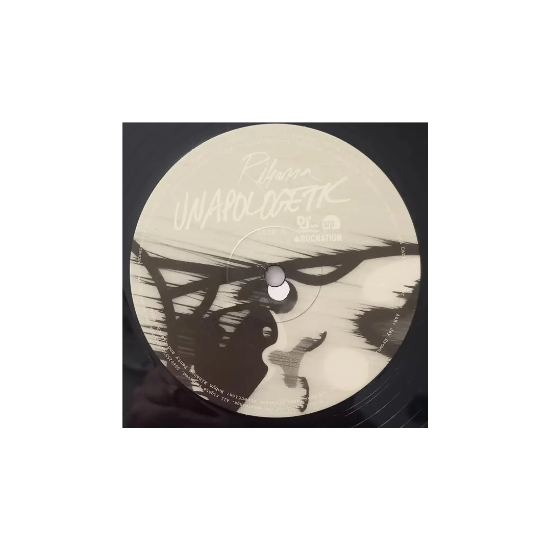 LP2 Rihanna: Unapologetic