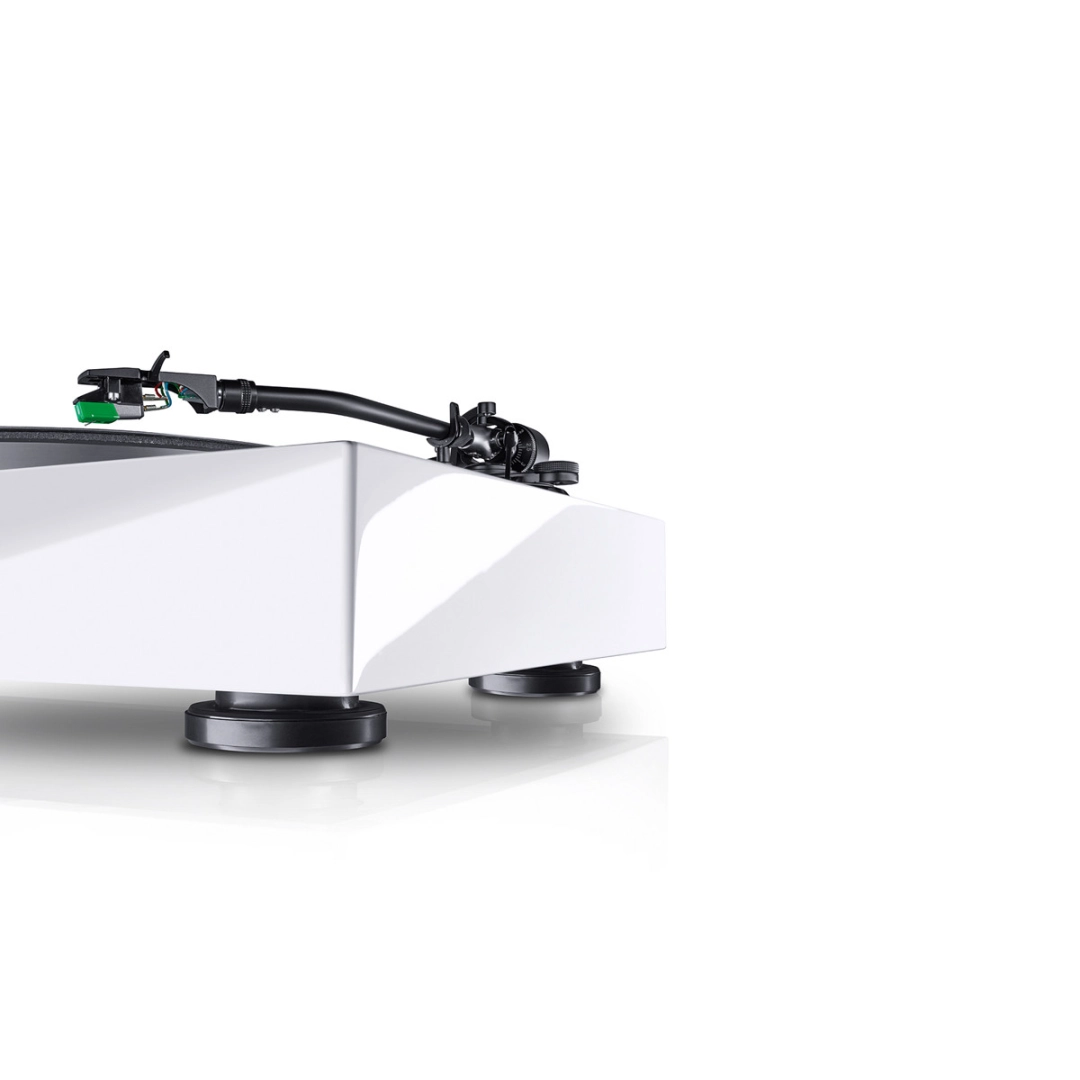 Програвач платівок Magnat MTT 990 with cartridge Black