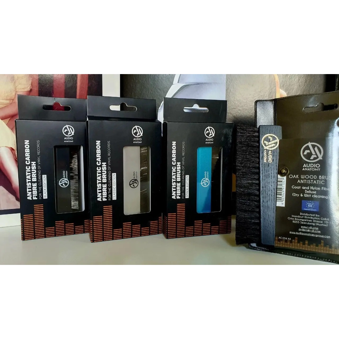 Антистатична щіточка для чищення вінілу Audio Anatomy Carbon Fiber Brush Антистатична щіточка для чищення вінілу Audio Anatomy Carbon Fiber Brush