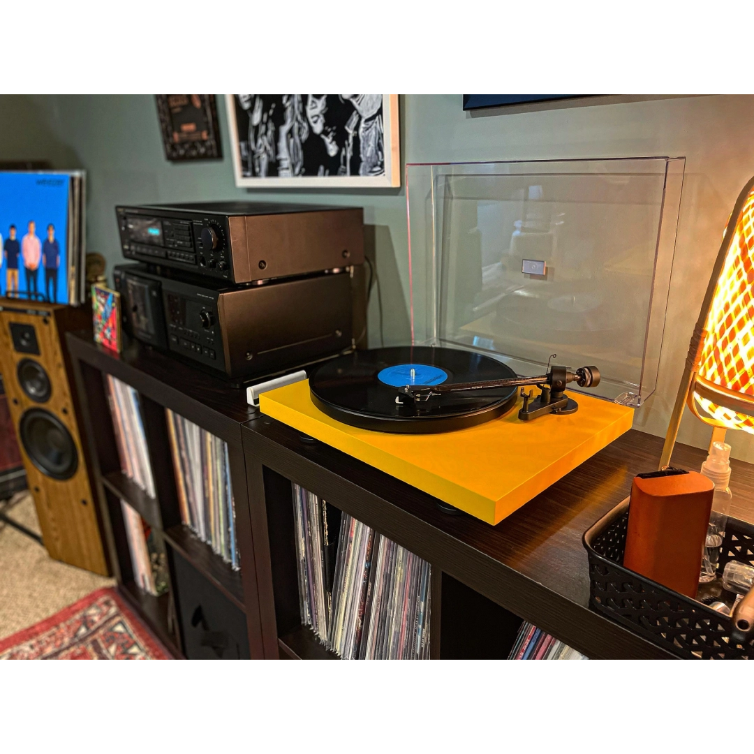 Pro-Ject Debut Carbon EVO 2M-Red Satin Yellow Pro-Ject Debut Carbon EVO 2M-Red Satin Yellow