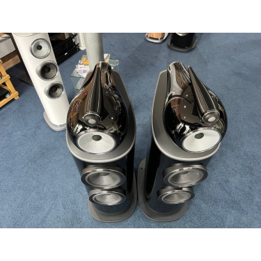 Підлогова акустика Bowers & Wilkins 802 D4 Gloss Black