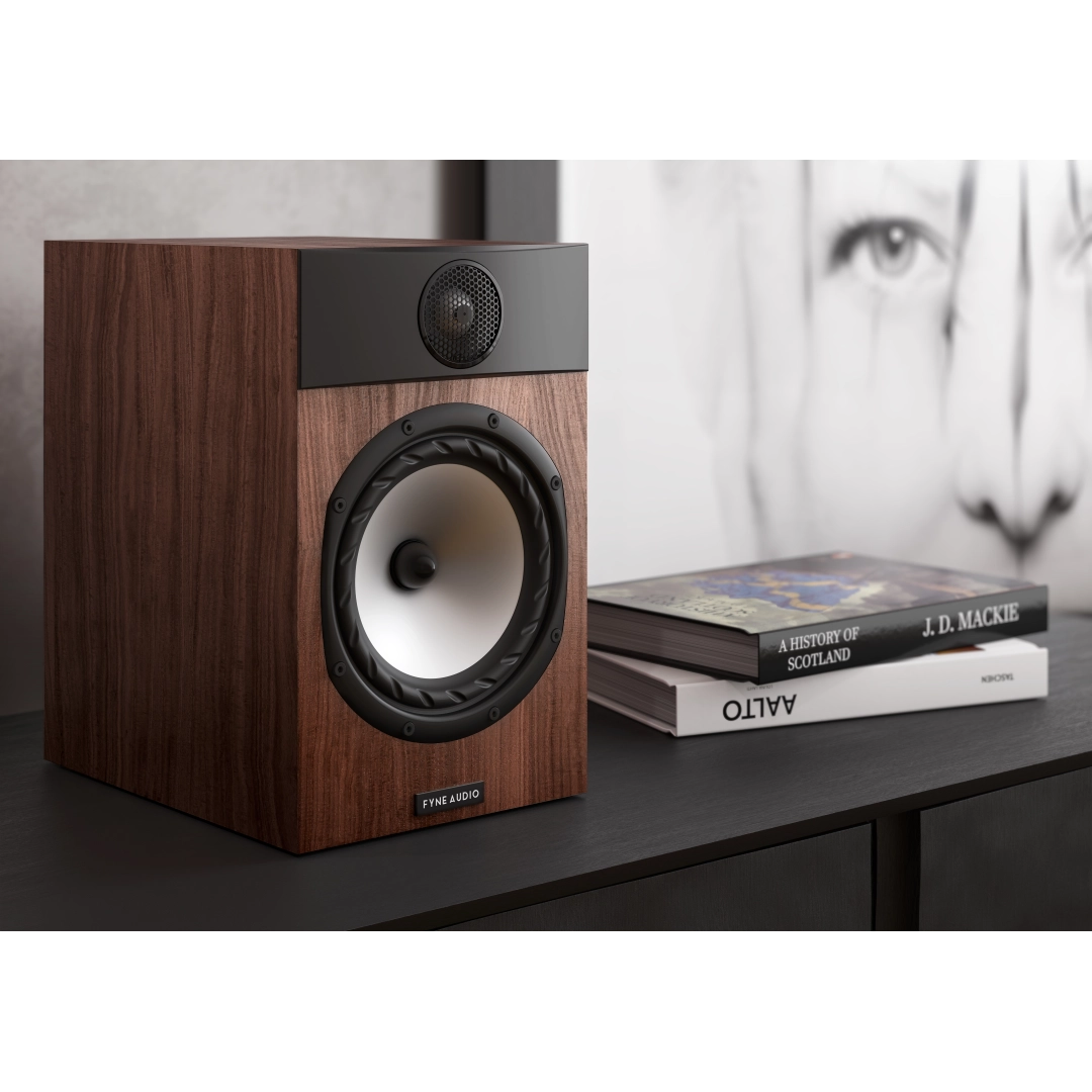 Полочна акустика Fyne Audio F301i Walnut