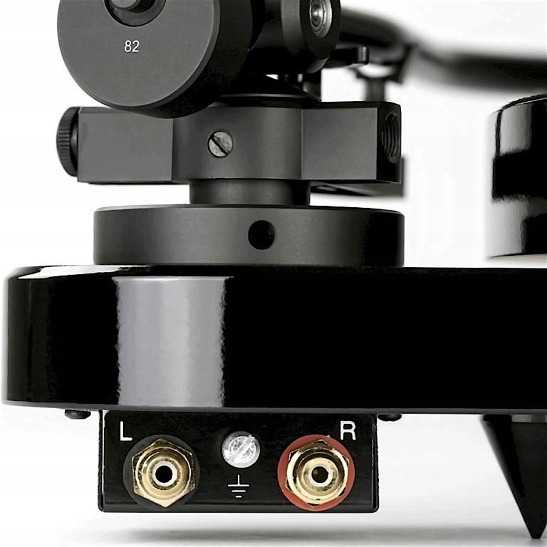 Програвач вінілових платівок Pro-Ject RPM 3 Carbon 2M-Silver Piano Програвач вінілових платівок Pro-Ject RPM 3 Carbon 2M-Silver Piano