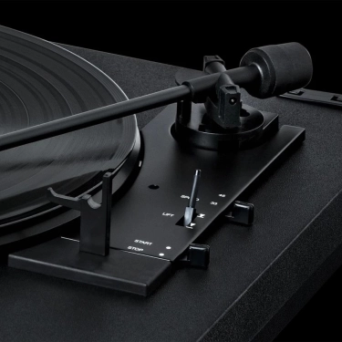 Програвач вінілових платівок Pro-Ject A1 OM10 Black Fully automatic turntable