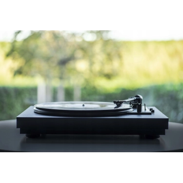 Програвач вінілових платівок Pro-Ject A1 OM10 Black Fully automatic turntable