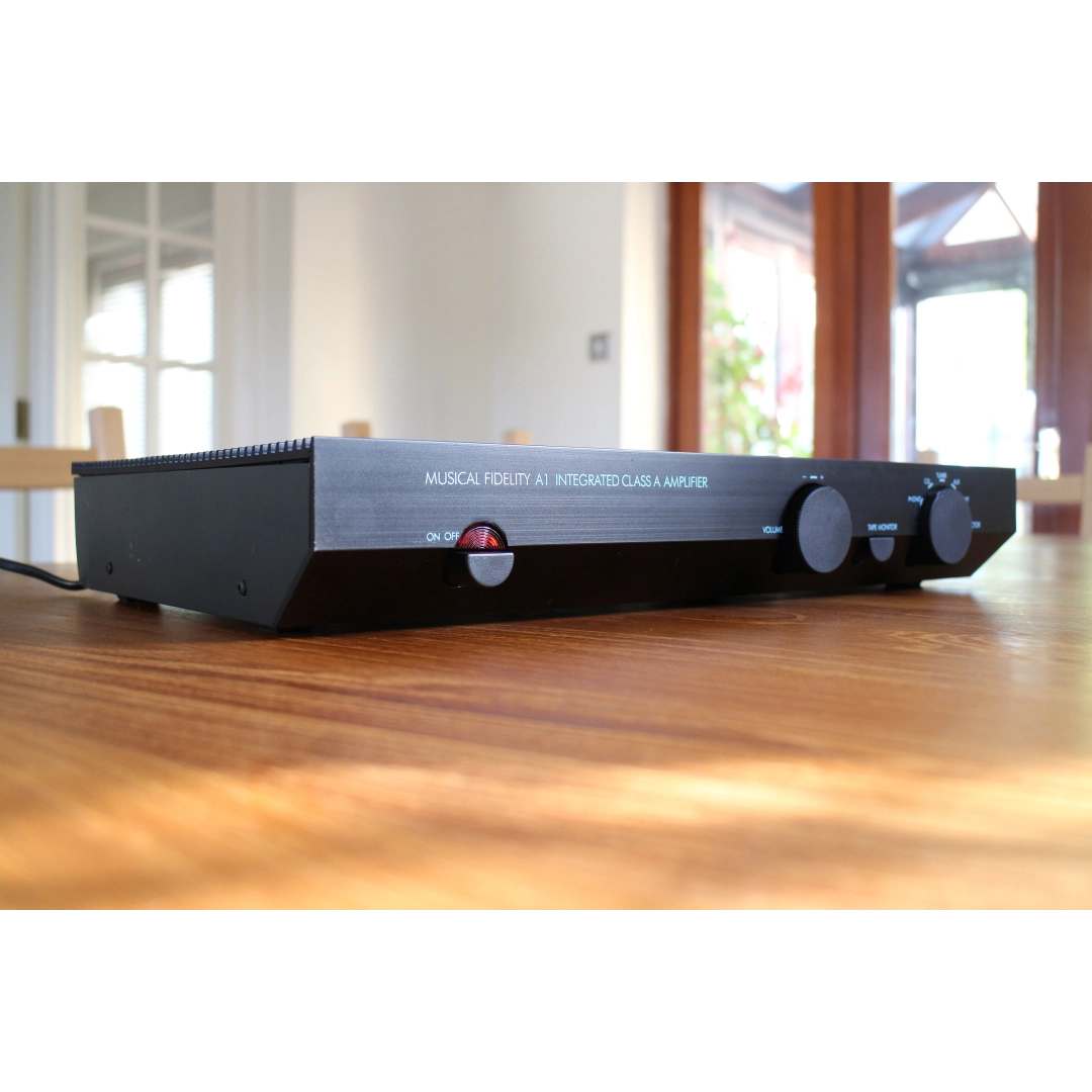 Стерео-підсилювач (інтегральний) Musical Fidelity A1 Black