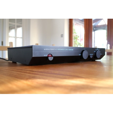 Стерео-підсилювач (інтегральний) Musical Fidelity A1 Black
