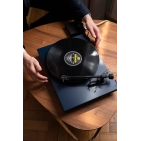 Програвач вінілових платівок Pro-Ject Debut Carbon EVO 2M-Red Satin Blue Програвач вінілових платівок Pro-Ject Debut Carbon EVO 2M-Red Satin Blue