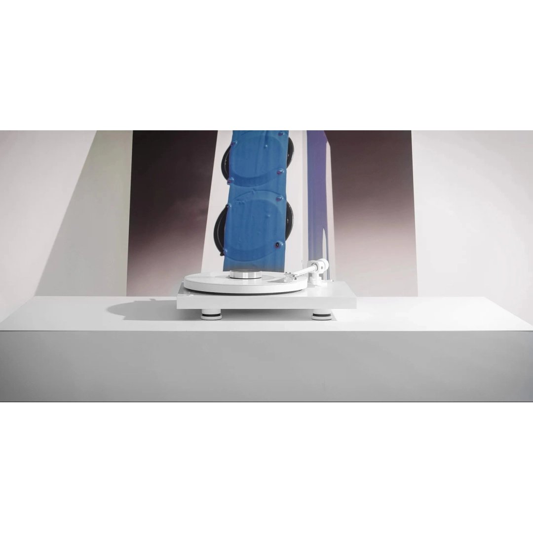Програвач вінілових платівок Pro-Ject Debut PRO 2M White Satin White Програвач вінілових платівок Pro-Ject Debut PRO 2M White Satin White