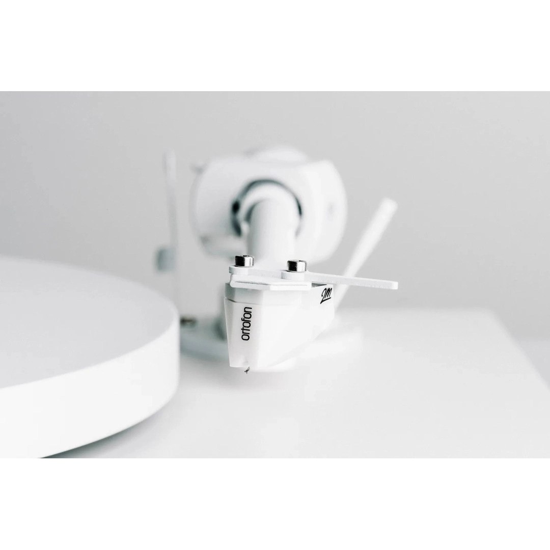 Програвач вінілових платівок Pro-Ject Debut PRO 2M White Satin White Програвач вінілових платівок Pro-Ject Debut PRO 2M White Satin White
